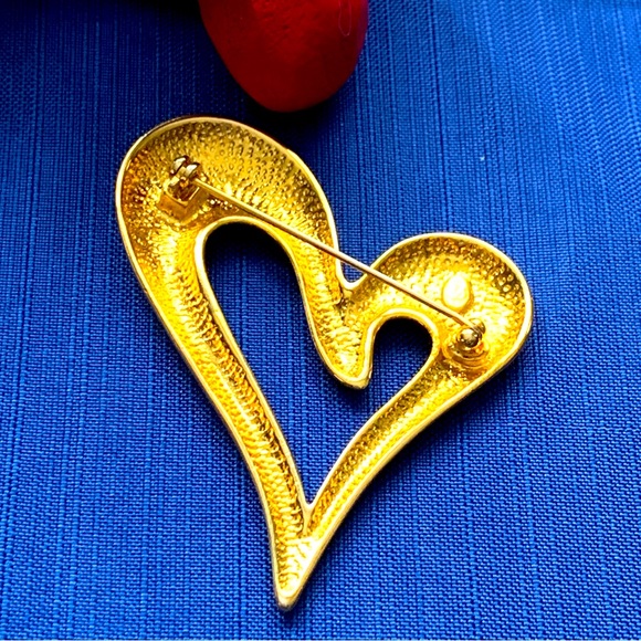 Vintage Premier Goldtone Heart Shaped Brooch Large Stylized Valentine Gift - Picture 2 of 5